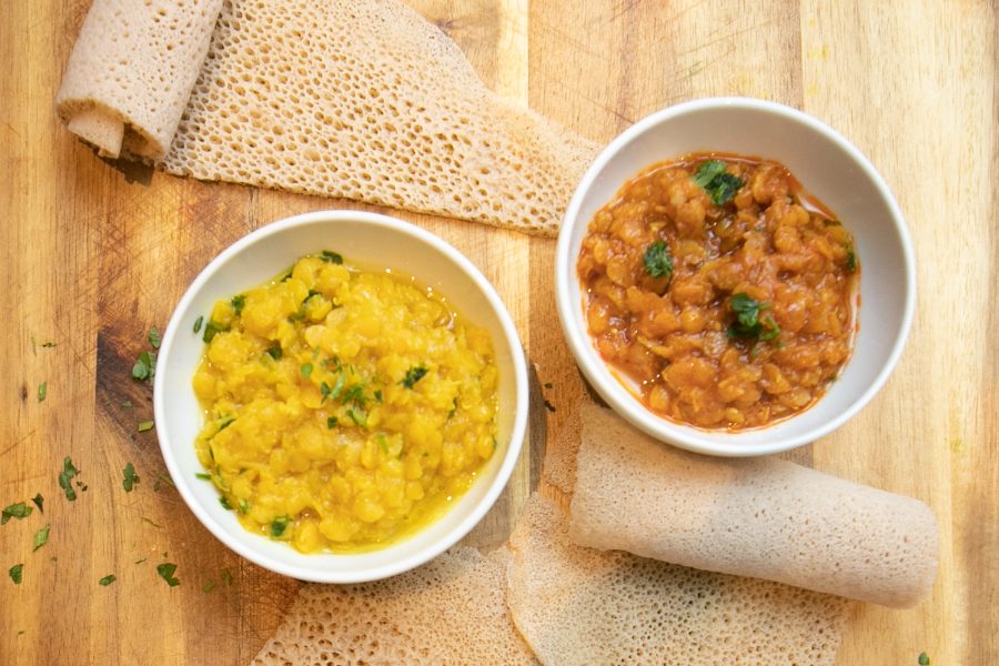 Vegane Beilage – kleine Portionen Timtimo mit Injera