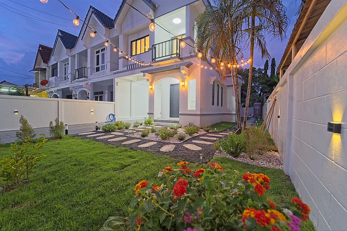 Chalong — Stylish 3BR Home with Garden