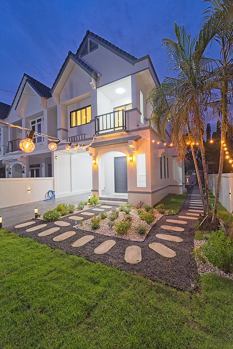 Villa garden shot in the evening time