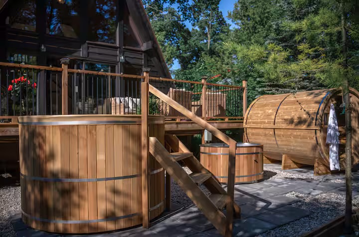 Cedar Hot Tub & Barrel Sauna Retreat