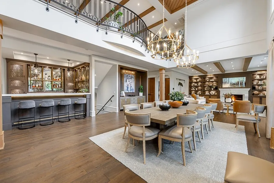 Open-Concept Great Room & Wet Bar