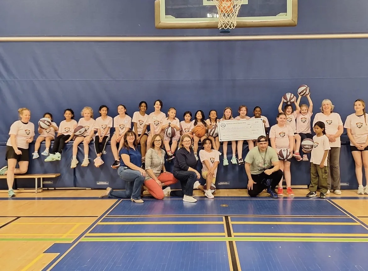 Halton Hills Girls Basketball Club players