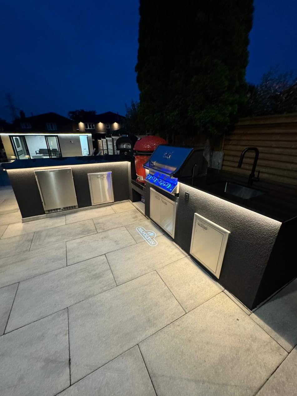 Chef’s Outdoor Kitchen