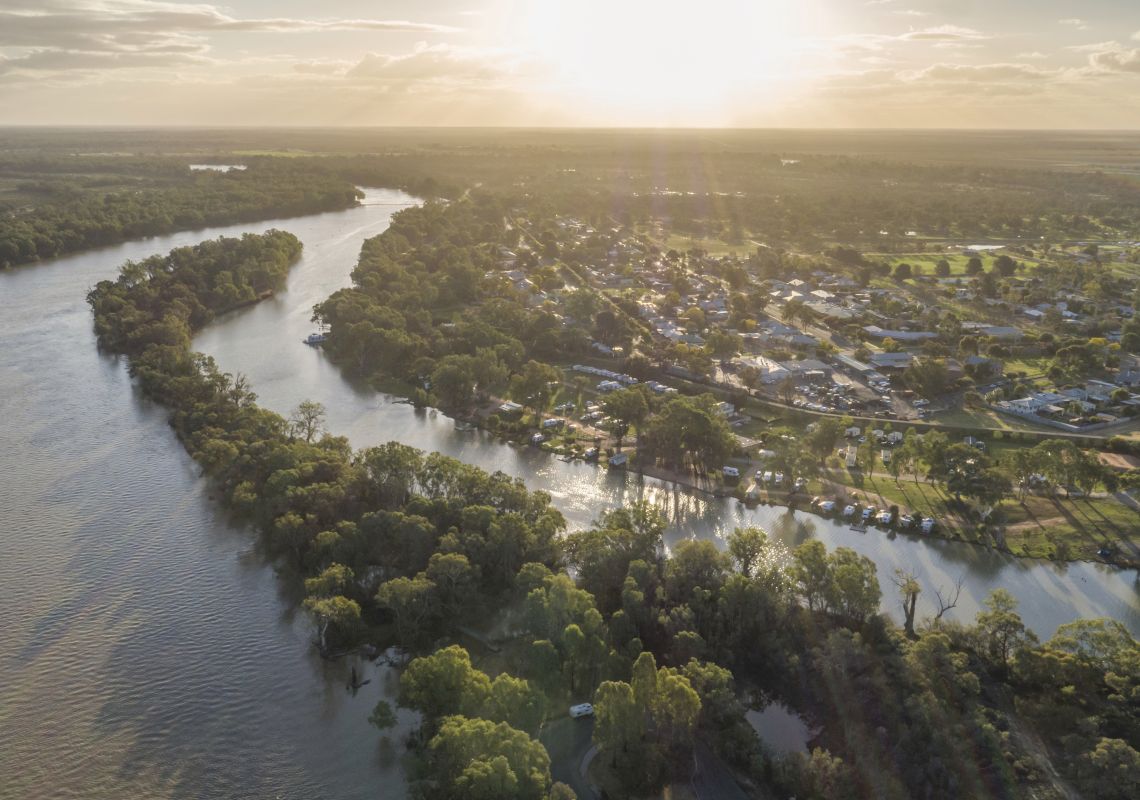 Steve 'Coop' Cooper - Principal Agent at WADRE beside the Murray River in Wentworth NSW